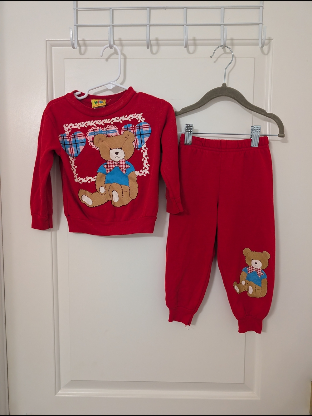 Vintage Girls 2 Piece Red Teddy Bear And Heart Sweatshirt And Jogger Set